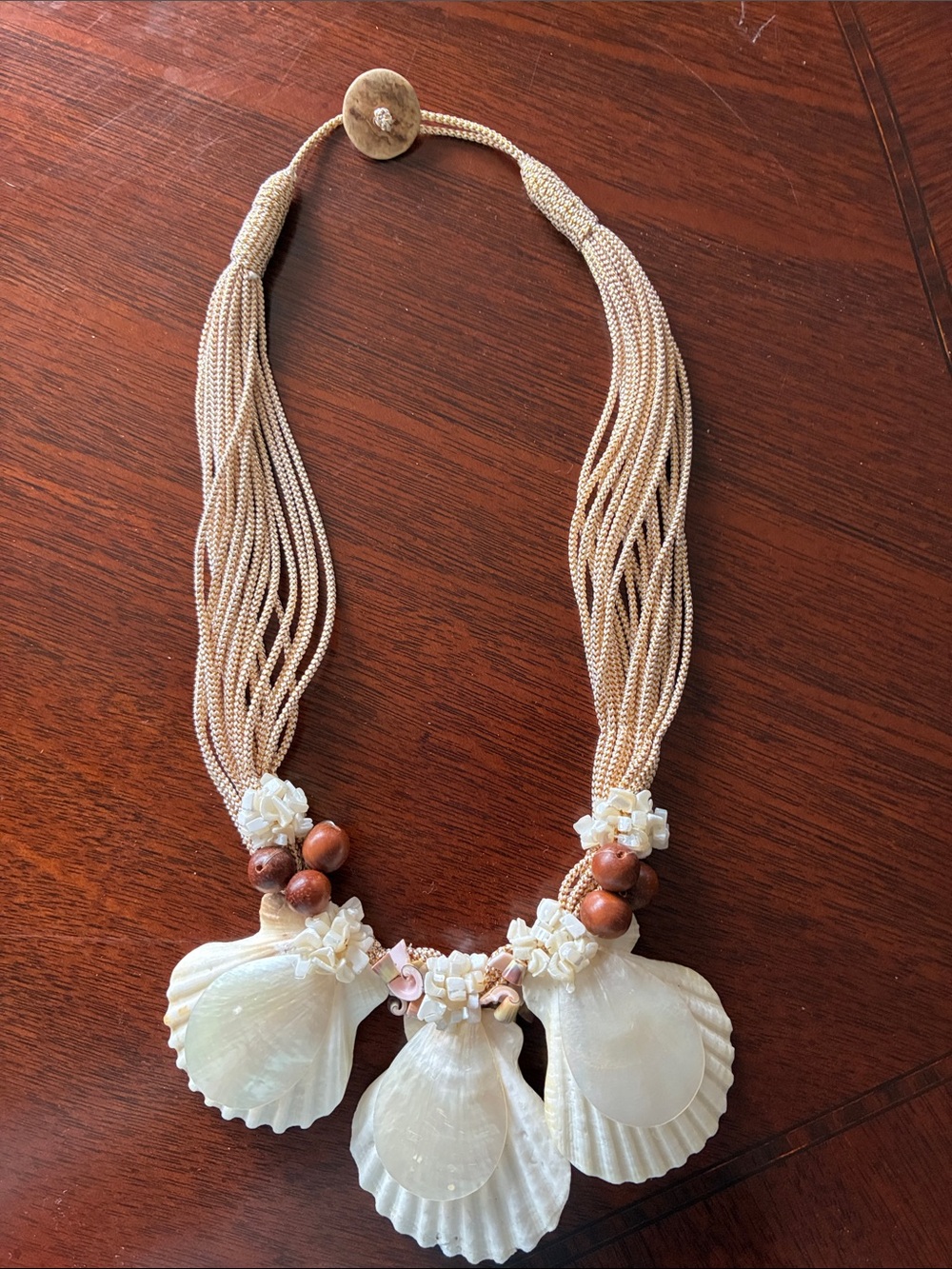 Unique vintage Shell necklace